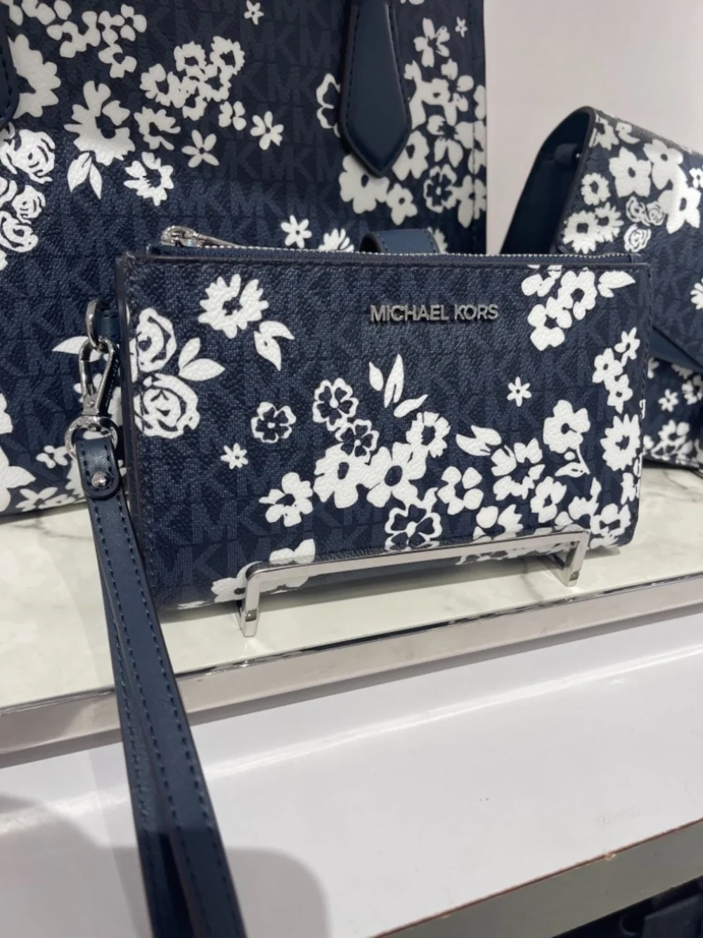 MICHAEL KORS Jet Set Travel Large Double Zip Printed Signature Logo Wristlet Wal